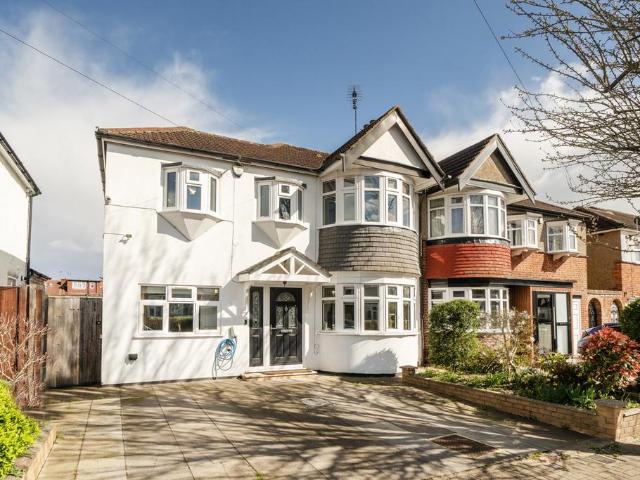 5 bedroom semi detached house for sale