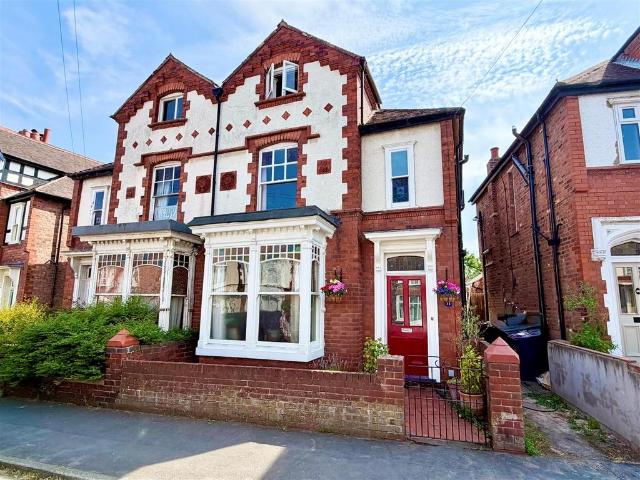 5 bedroom semi detached house for sale