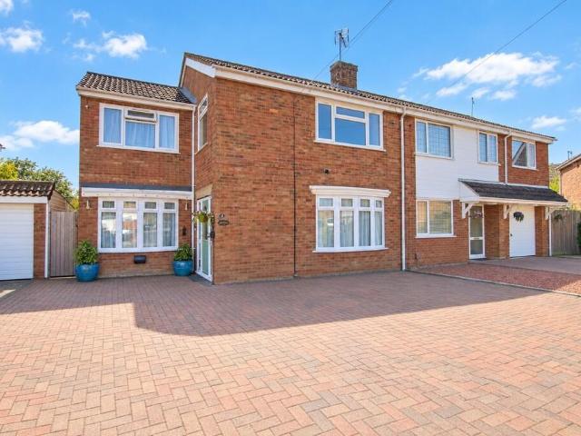 5 bedroom semi detached house for sale