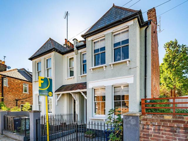 5 bedroom semi detached house for sale
