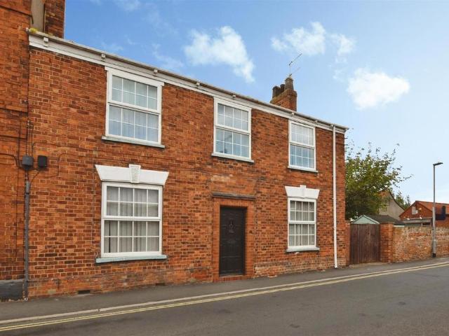 5 bedroom semi detached house for sale