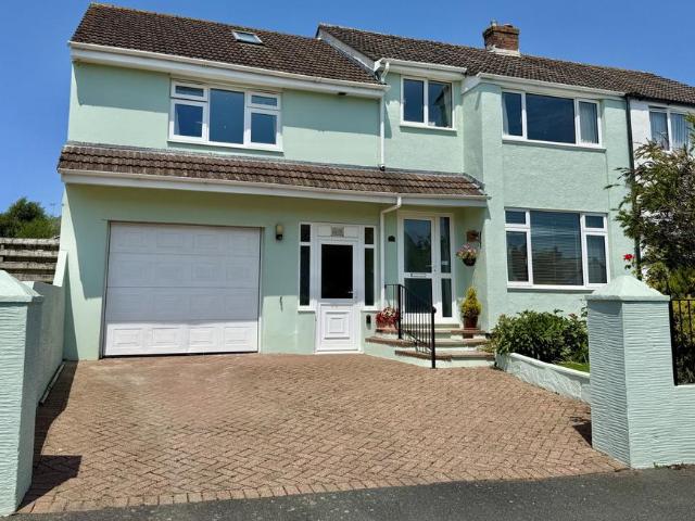 5 bedroom semi detached house for sale