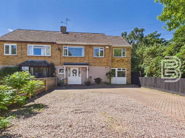 5 bedroom semi detached house for sale