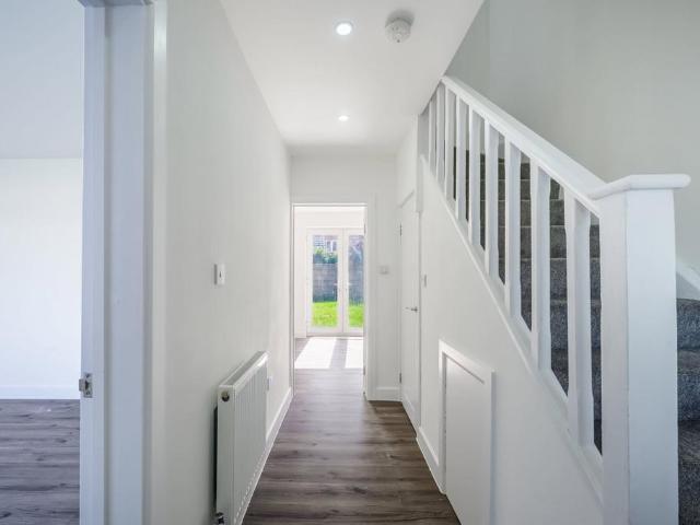 5 bedroom semi detached house for sale