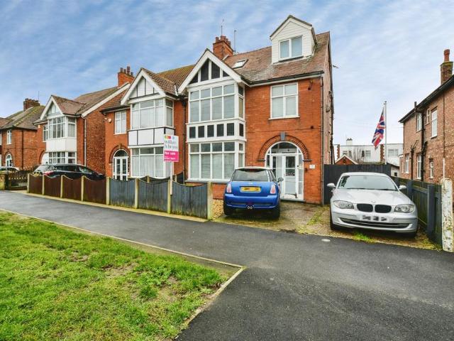 5 bedroom semi detached house for sale