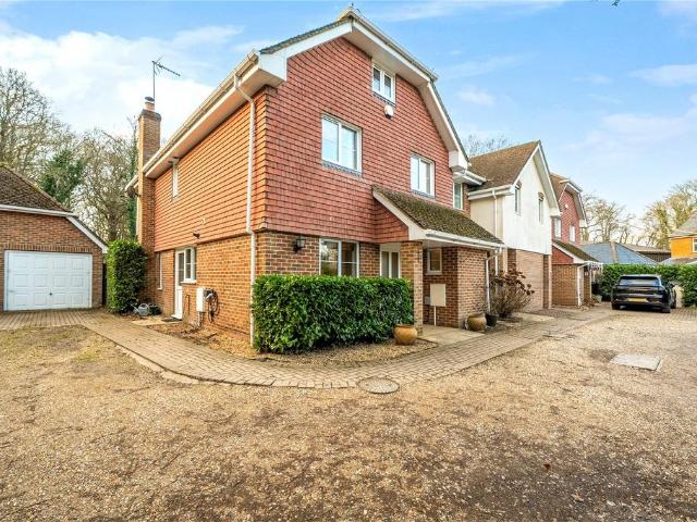 5 bedroom semi detached house for sale