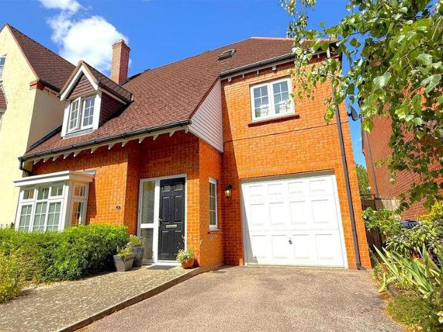 5 bedroom semi detached house for sale