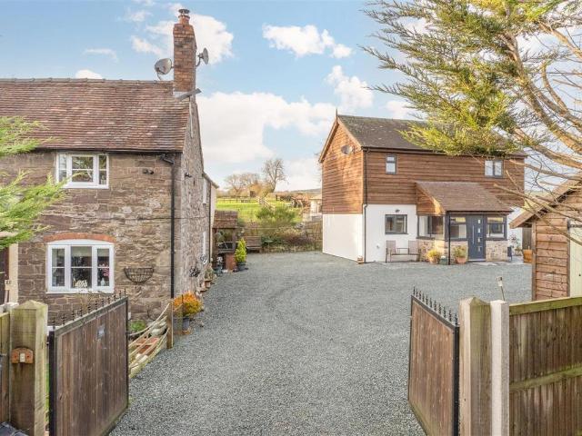 5 bedroom semi detached house for sale