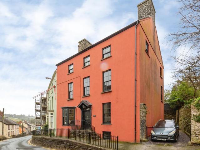 5 bedroom semi detached house for sale