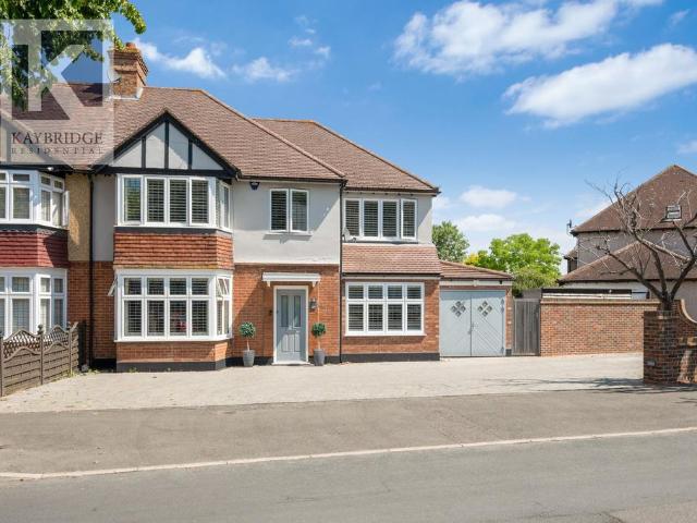 5 bedroom semi detached house for sale
