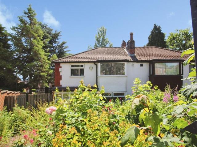 5 bedroom semi detached house for sale