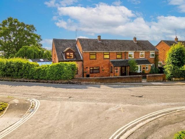 5 bedroom semi detached house for sale