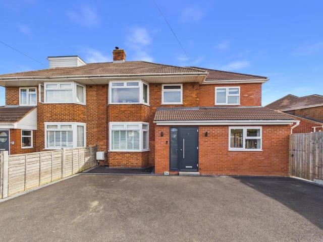 5 bedroom semi detached house for sale