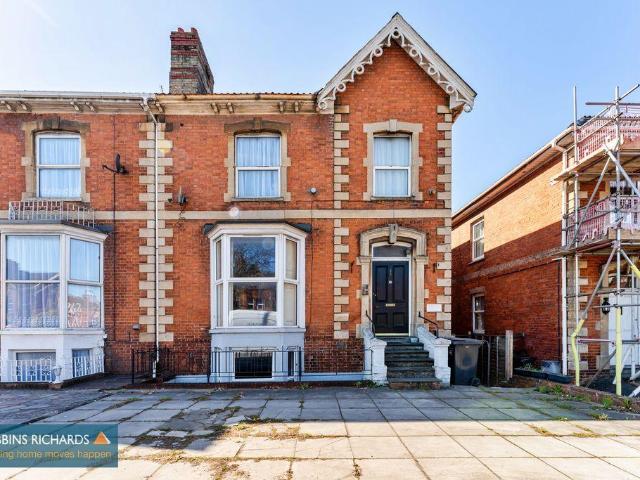 5 bedroom semi detached house for sale