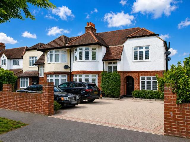 5 bedroom semi detached house for sale