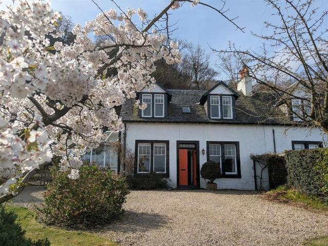 5 bedroom semi detached house for sale