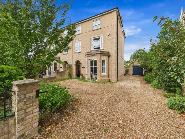 5 bedroom semi detached house for sale
