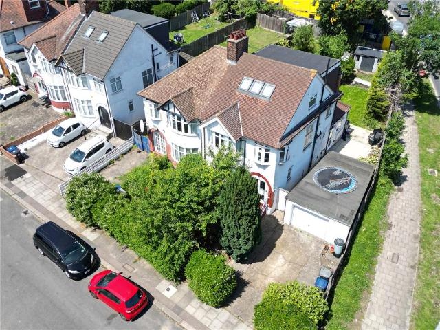 5 bedroom semi detached house for sale