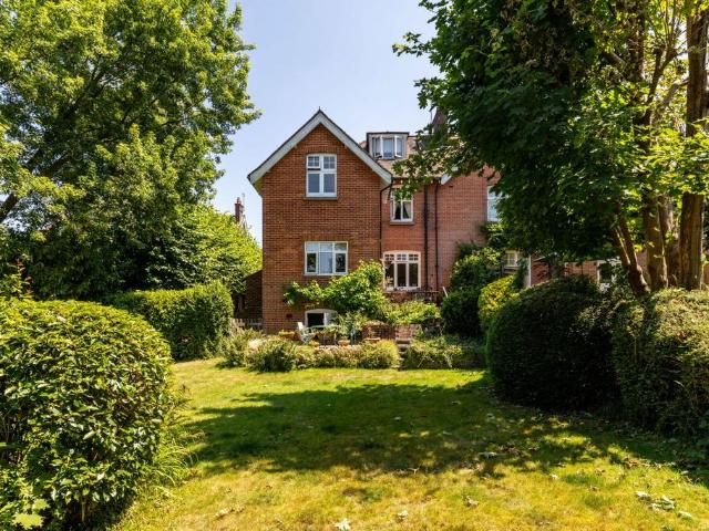 5 bedroom semi detached house for sale
