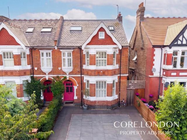 5 bedroom semi detached house for sale