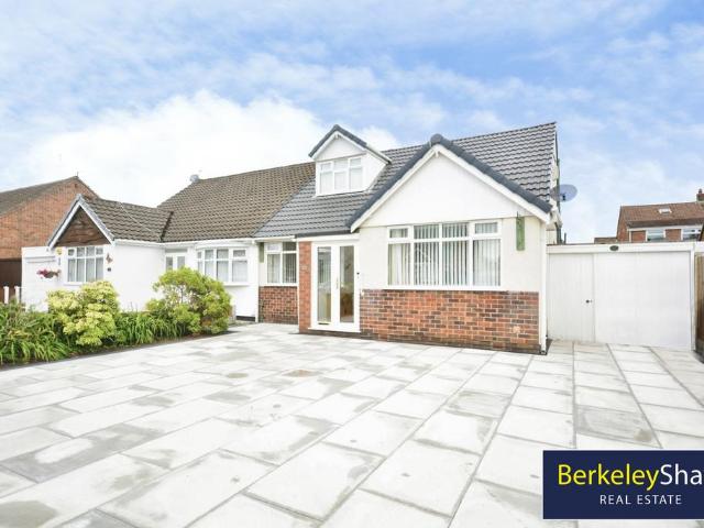 5 bedroom semi detached house for sale