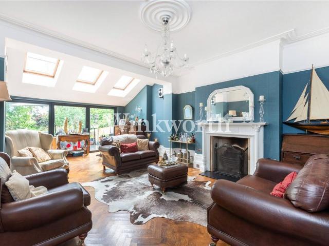5 bedroom semi detached house for sale
