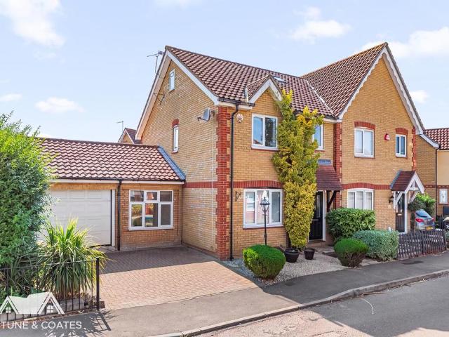 5 bedroom semi detached house for sale