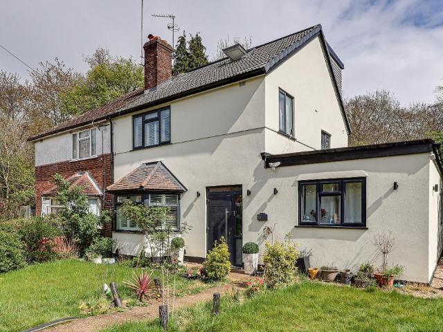 5 bedroom semi detached house for sale
