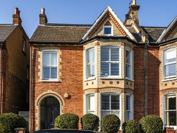 5 bedroom semi detached house for sale
