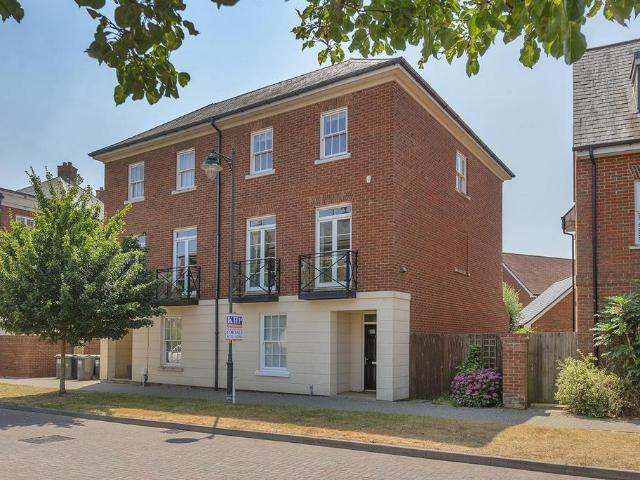 5 bedroom semi detached house for sale