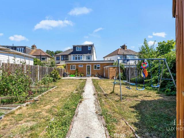 5 bedroom semi detached house for sale