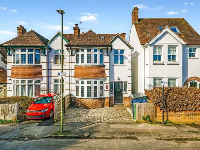 5 bedroom semi detached house for sale