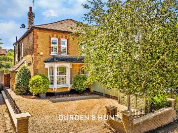 5 bedroom semi detached house for sale