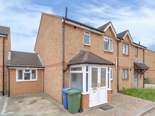 5 bedroom semi detached house for sale