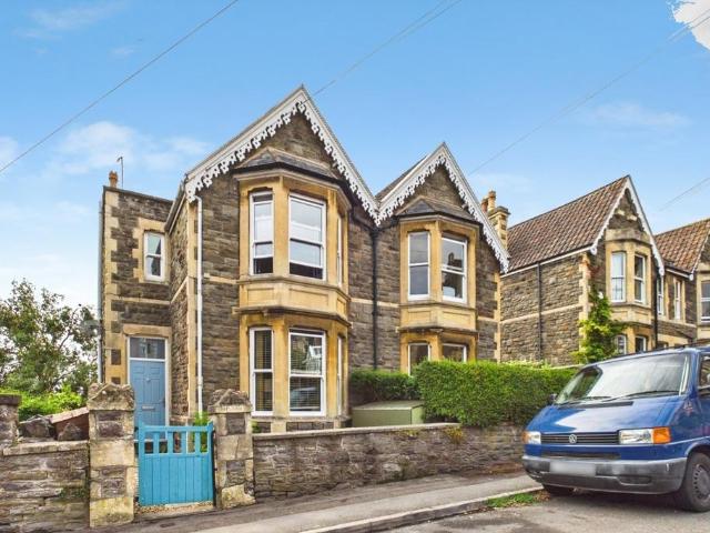5 bedroom semi detached house for sale