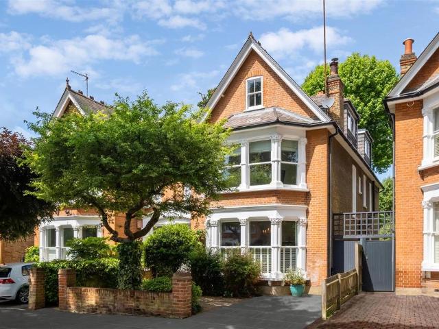 5 bedroom semi detached house for sale