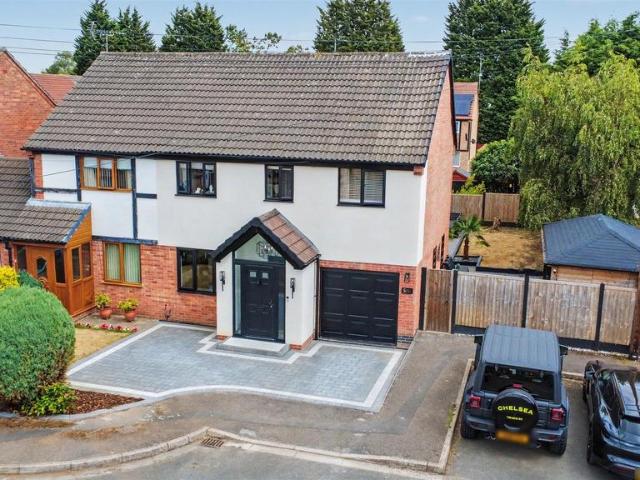 5 bedroom semi detached house for sale