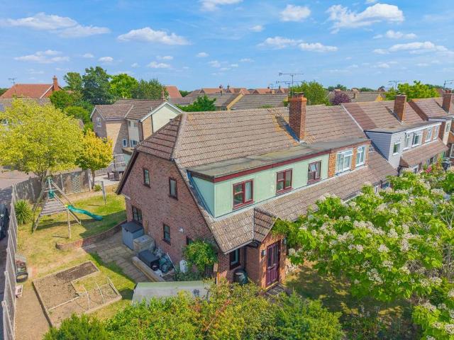 5 bedroom semi detached house for sale