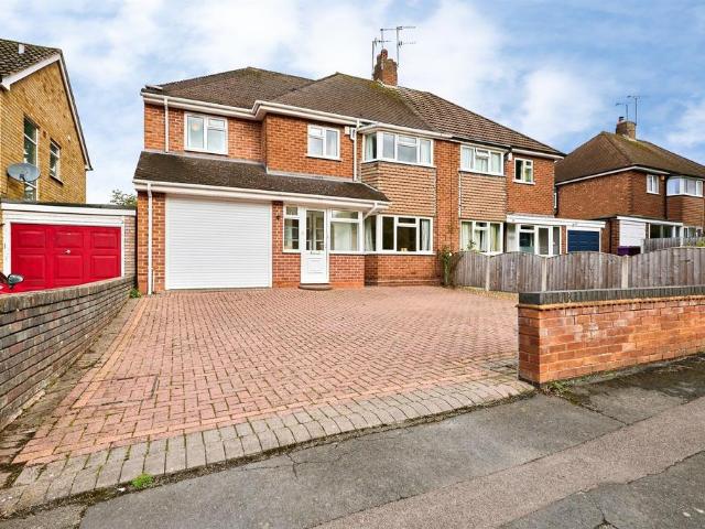 5 bedroom semi detached house for sale