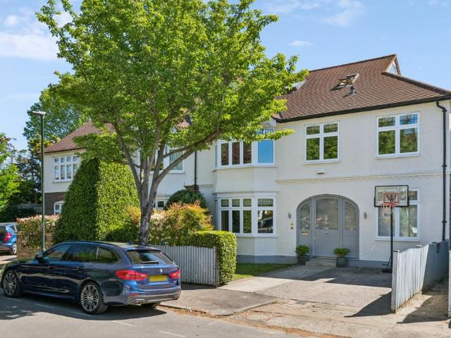 5 bedroom semi detached house for sale