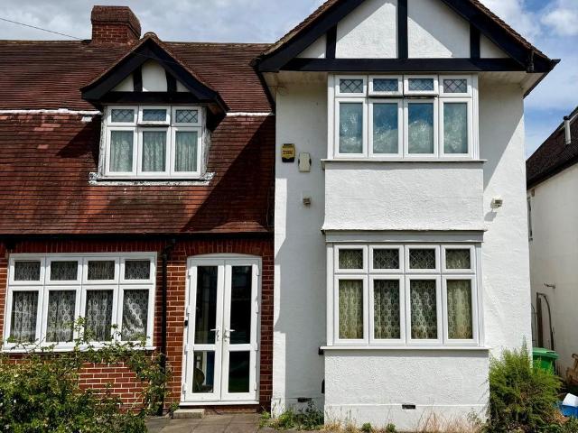 5 bedroom semi detached house for sale
