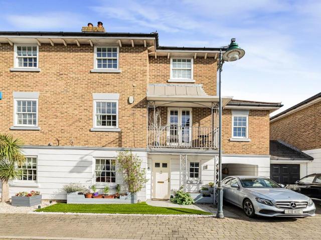 5 bedroom semi detached house for sale