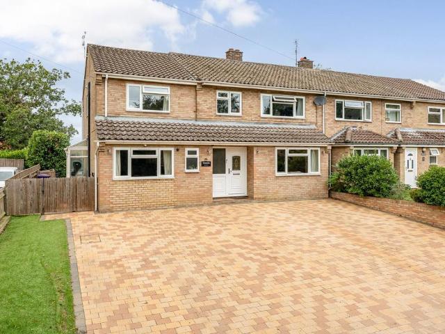 5 bedroom semi detached house for sale