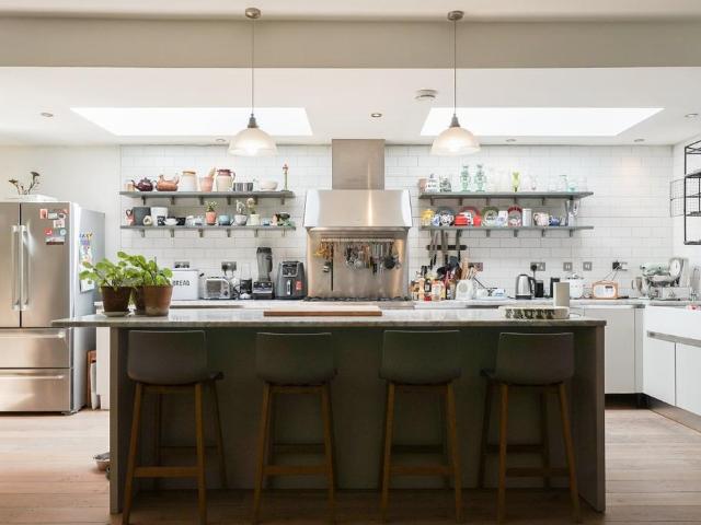 5 bedroom semi detached house for sale