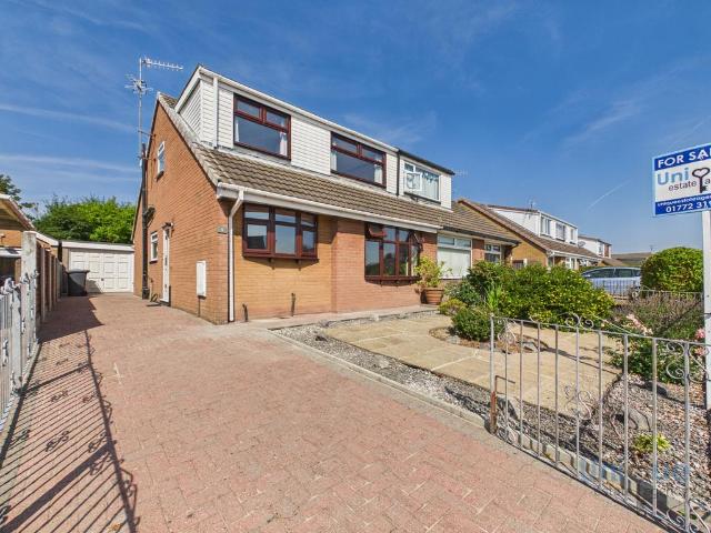 5 bedroom semi detached house for sale