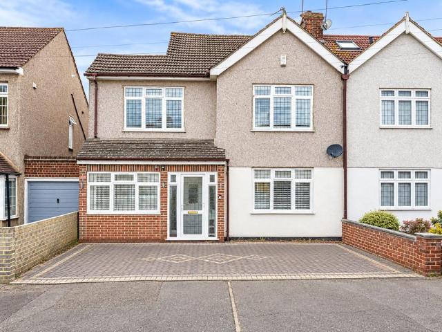 5 bedroom semi detached house for sale