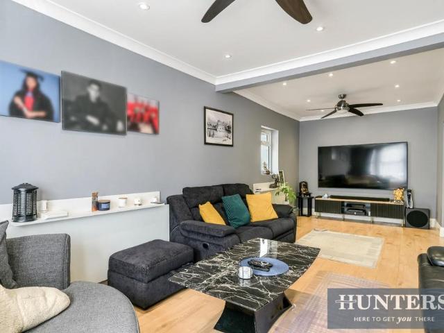 5 bedroom semi detached house for sale