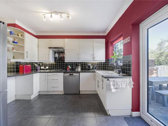 5 bedroom semi detached house for sale