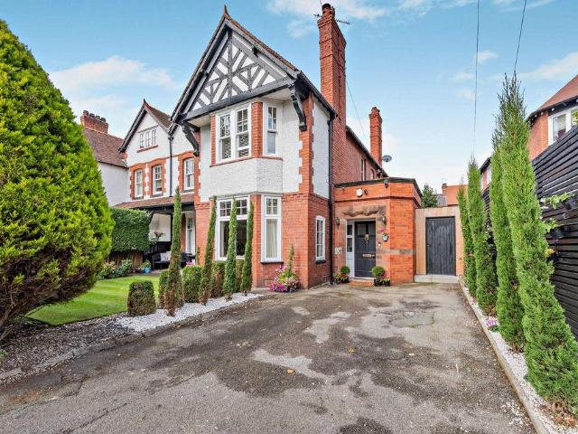 5 bedroom semi detached house for sale