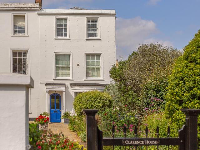 5 bedroom semi detached house for sale